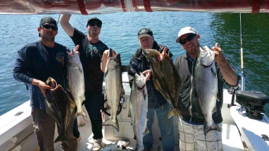 Ucluelet salmon fishing Hot Pursuit Charters.ca